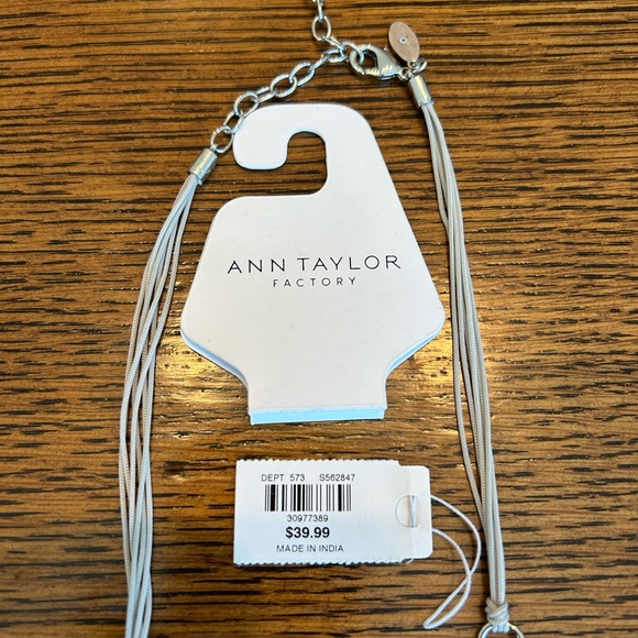 Ann Taylor necklace. Beautiful silver/ white/ pearl/ beige. 20”-22”. NWT - Picture 3 of 4